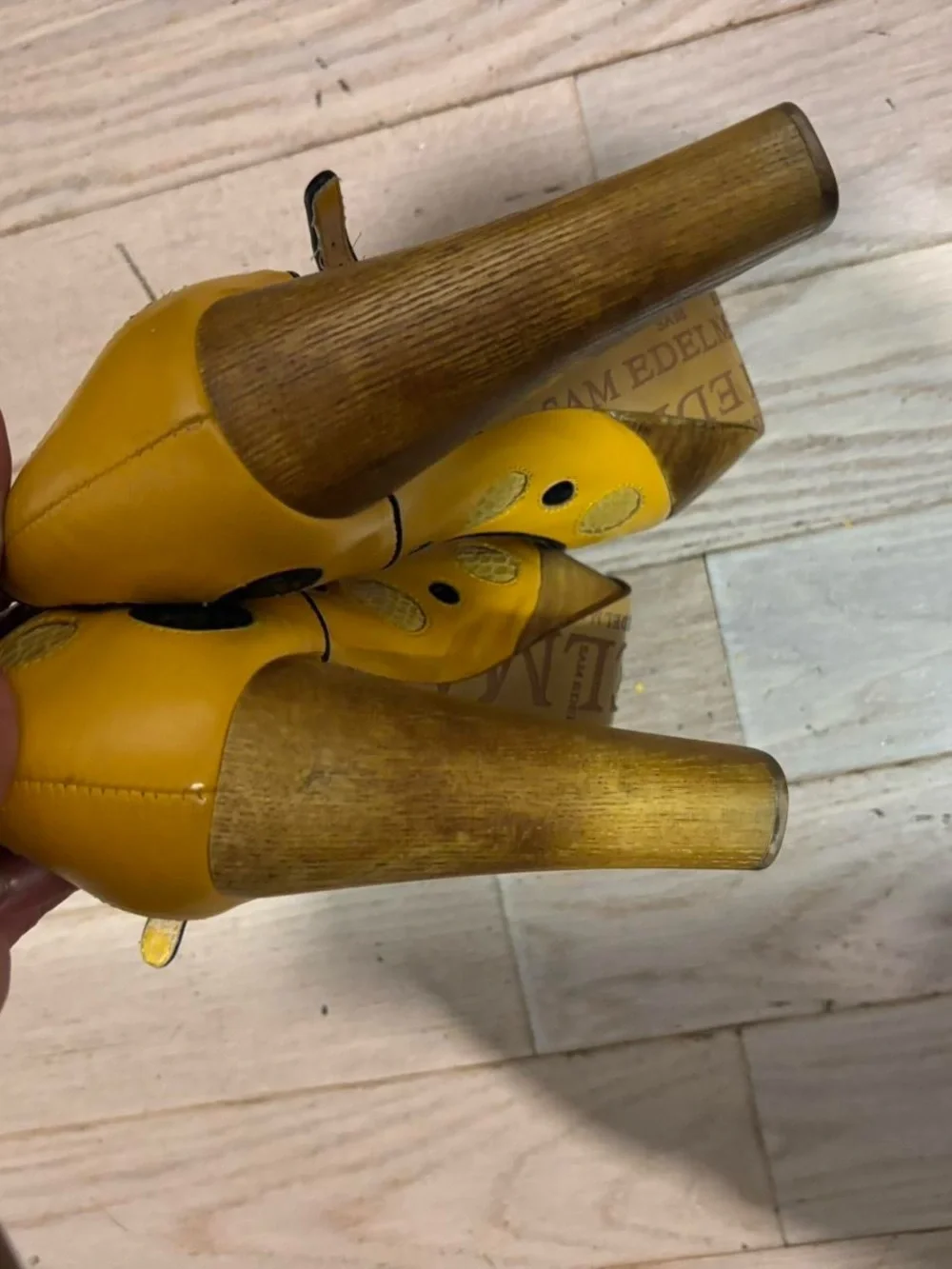 N/A stylish yellow